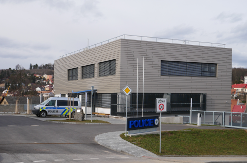 Moderní policejní služebna funguje v Meziříčí již rok