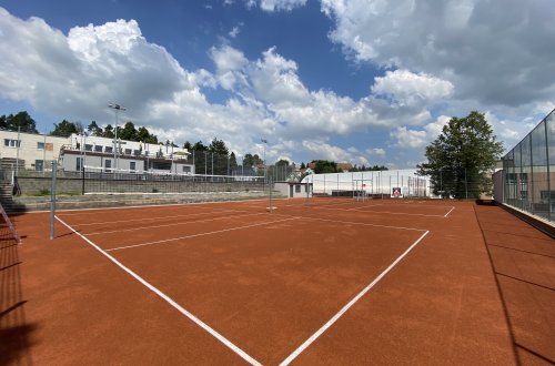 Přijměte pozvání na slavnostní otevření kurtů u Areálu zdraví