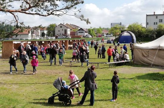 Za vysvědčení do Borů: Program láká na planetárium, Tlapkovou patrolu, trhy i kácení máje