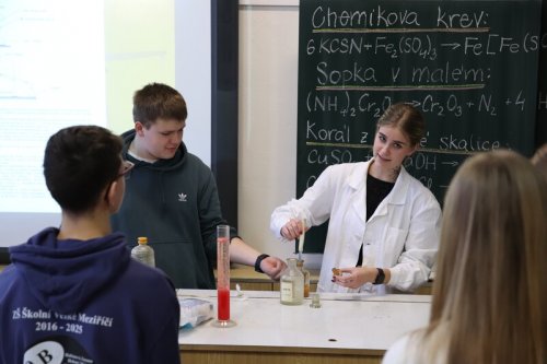 Učebny gymnázia zaplnili návštěvníci