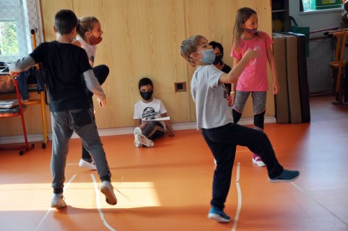 Škola tančí ve Lhotkách