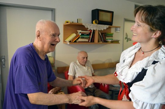 Senioři se veselili při dožínkových slavnostech
