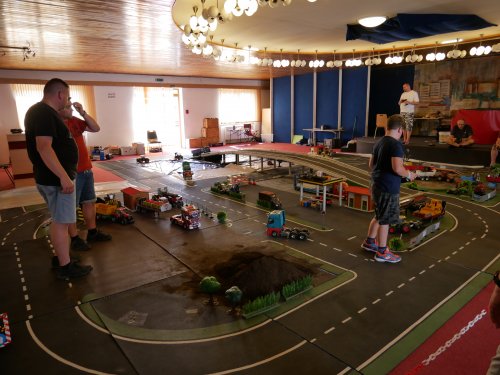 Víkend přinese sportovní klání, koncerty i modelářský svět