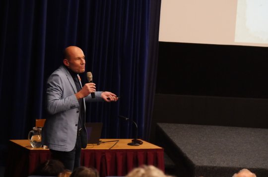 O pomnících ve městě