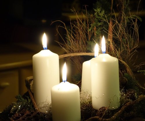 Hasiči radí, jak bezpečně pálit svíce na adventním věnci