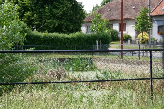 Požární nádrž potřebuje opravu