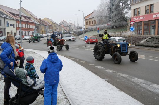 Na silvestra vyjedou traktory už podesáté