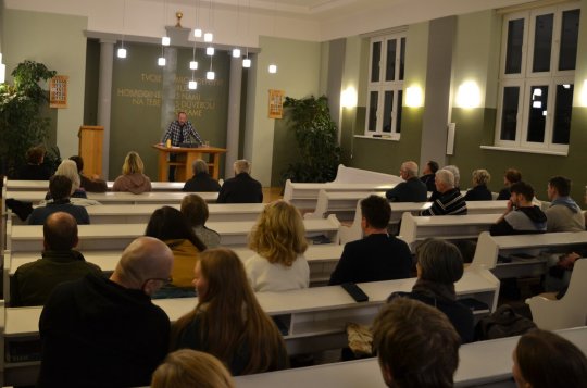 Večer s Pavlem Hoškem, teologem a religionistou