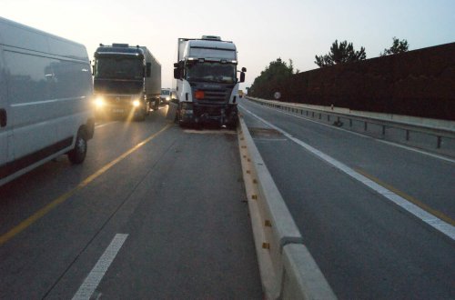 Desetikilometrovou kolonu způsobila nepřiměřená rychlost