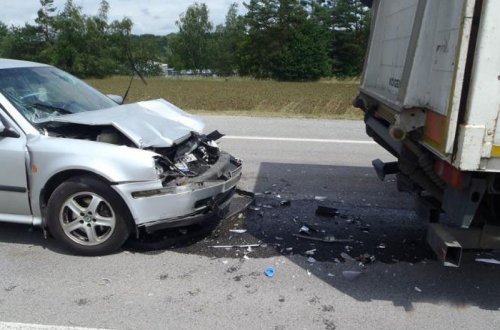 Hasiči včera vyjížděli ke dvěma dopravním nehodám