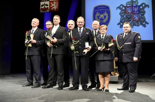 Hejtman Kraje Vysočina Jiří Běhounek ocenil krajské záchranáře, policisty a hasiče