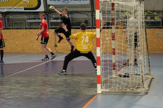 Starší dorostenci zakončili soutěž výhrou 