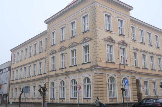 O prázdninách ve škole klid nebude