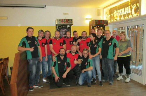 Oba týmy šipkařů se drží v průběžném pořadí na třetím místě