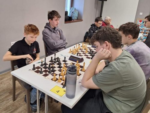 Soutěže šachových družstev pokračovaly druhým kolem