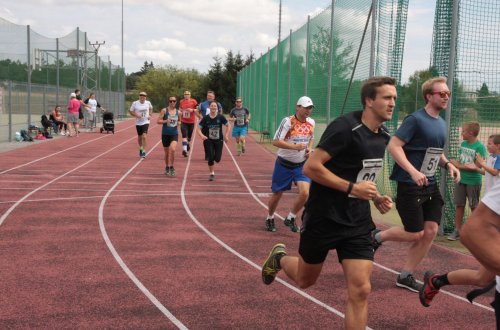 61 běžců zdolalo Dědkovskou horu v rámci Měřínského crossu 