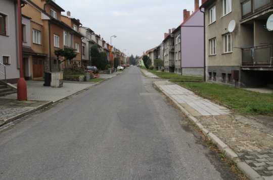 Opravy v ulici Nad Tratí skončí v srpnu