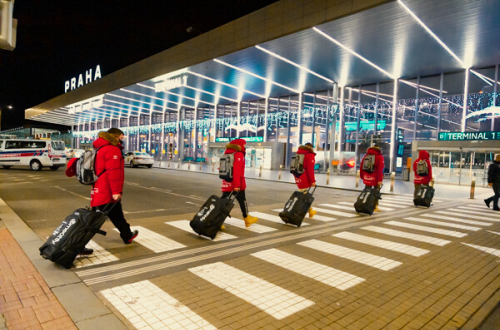 Tým Tomáše Ouředníčka odlétá na Dakar