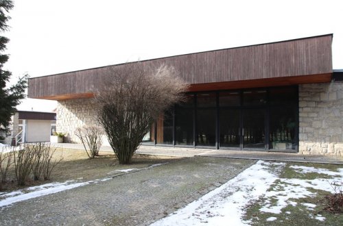 Obřadní síň na hřbitově čeká oprava