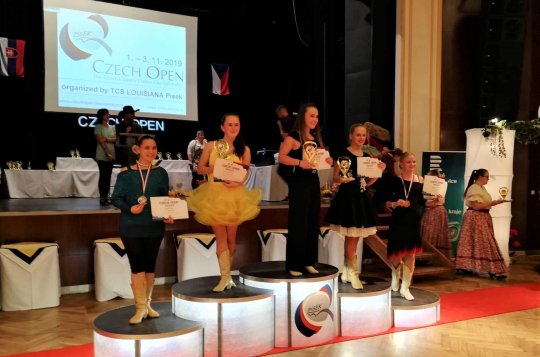 Kosatky úspěšně reprezentovaly na tanečních soutěžích