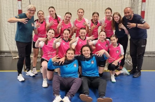 HÁZENÁ: Starší žáci i žákyně patří do TOP 10 týmů v České republice!