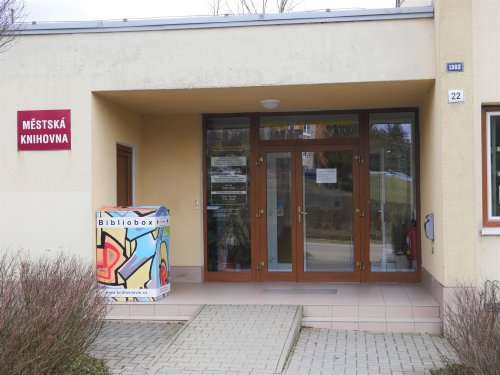 Knihovna zavádí opět okénkový provoz