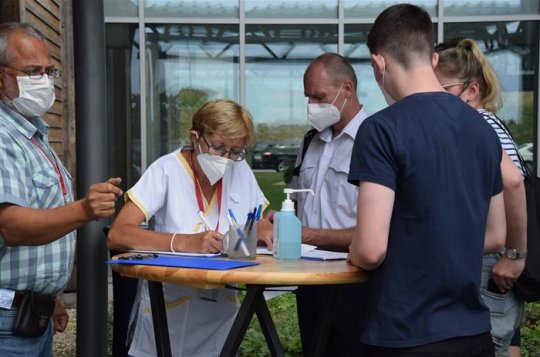 Na Vysočině začalo očkování bez registrace. Během první hodiny vakcínu dostala osmdesátka zájemců