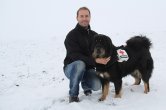 Petr Ambrož s tibetskou dogou pomáhá léčit lidi. Je to rarita