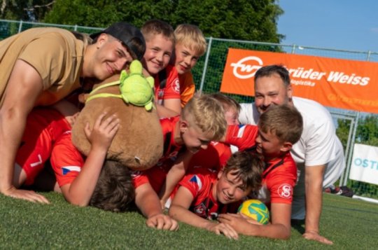 Minižáci házené stříbrní na turnaji v Polance