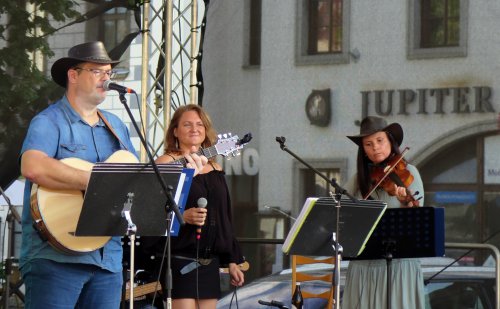 Stetsonu tleskalo zaplněné Náměstí