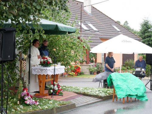 Ani déšť poutníky neodradil