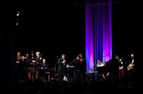 Melodie folkových písní hýbala celým sálem