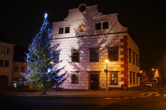 Rozsvícení vánočního stromu zahájilo advent