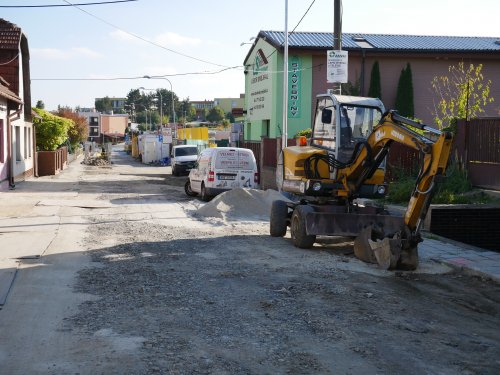 Okružní křižovatkou v ulici Oslavická řidiči pár dní neprojedou