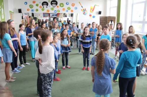 Včera byl na ZŠ Školní modrý den