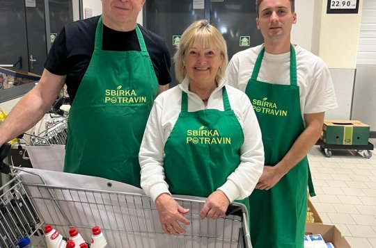 Vybralo se přes tunu pomoci