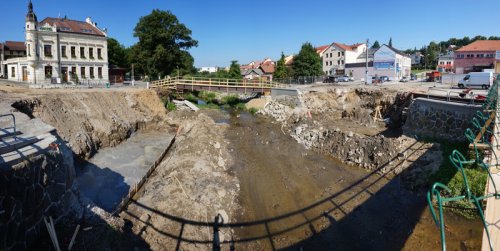 Stavba mostu běží podle plánu