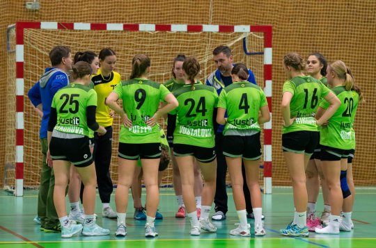 Starší dorostenky uzavřely sezónu domácí prohrou