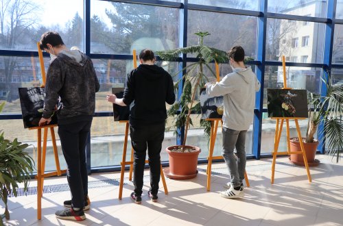 Prostory v chirurgickém pavilonu oživuje studentská fotografie 