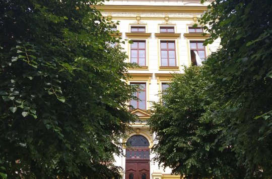 Hygiena rozhodla o uzavření škol zřizovaných krajem. Opatření se týká i středisek volného času a uměleckých škol