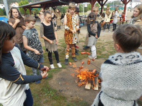 Žáci z Mostišť vyrazili na cestu do pravěku