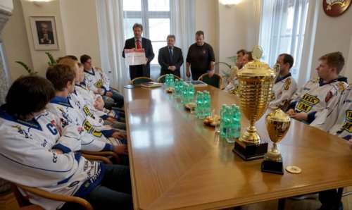 O postupu do druhé ligy bude rozhodnuto v květnu, řekli hokejisté na radnici