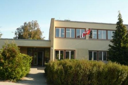 Knihovna zve na výstavy i společná čtení