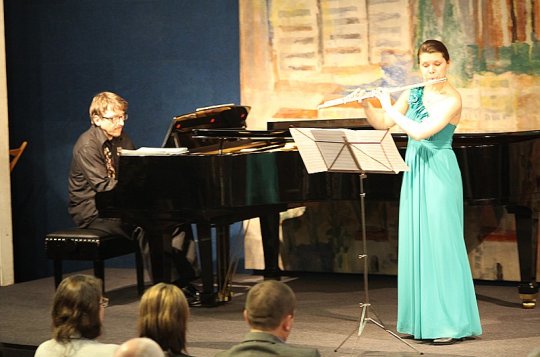 Flétnistka s klarinetistou představili svůj talent