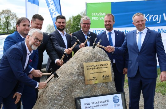 Nový obchvat pomůže řidičům i záchranářům. Stavba začala