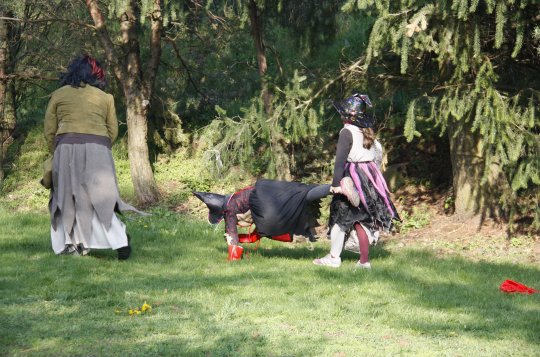 Dóza zve na čarodějnickou procházku