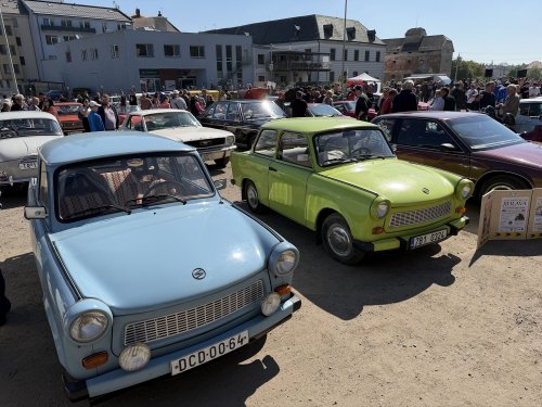 Naleštěné veterány zaplnily parkoviště ve Svitu