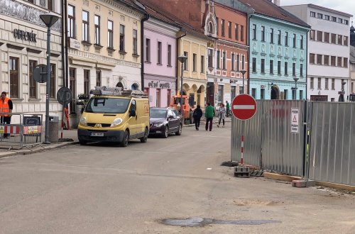 Horní část náměstí nebude průjezdná