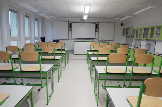 Od pondělí 12. dubna končí nouzový stav. Otevírají se některé maloobchody a část dětí se vrací do škol