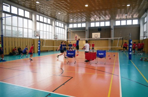 Tělocvična bude mít lepší akustiku